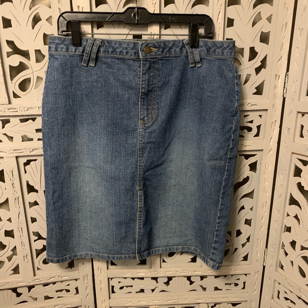 NO BOUNDARIES LIGHT FADED DENIM MINI JEAN SKIRT
